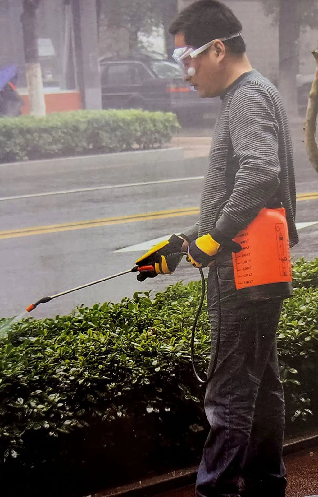Pressure Sprayer Garden Pump 5 Liter 1.35 Gallon with Adjustable Shoulder Strap O793568