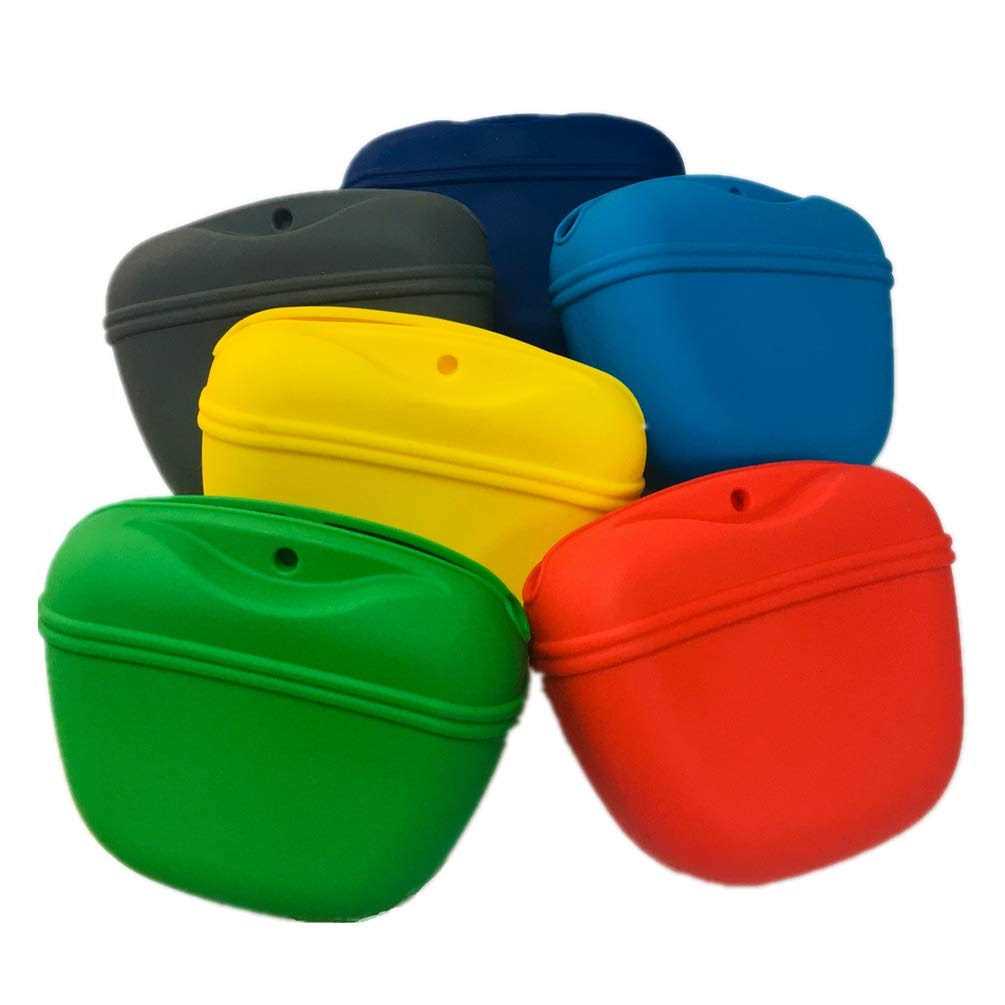 Silicone Dog Treat Pouch with Magnetic Closure and Waist Clip O955782