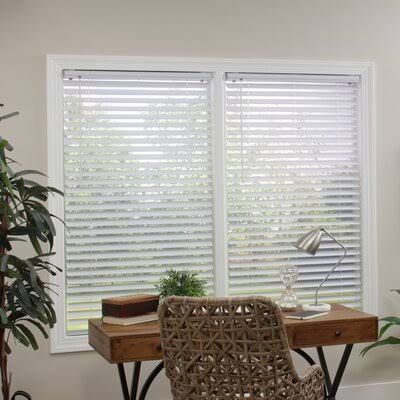 White Horizontal/Venetian Blind V25890